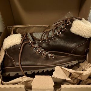 SOREL Australian Leather Boots with lamb fur and waterproof sole